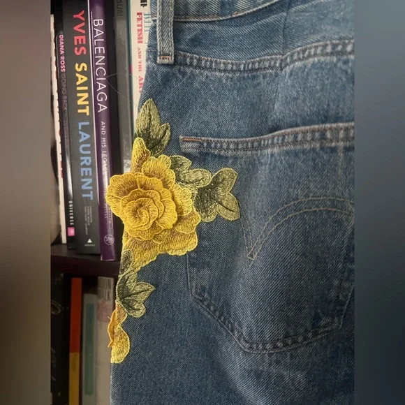 Vintage Levi's Blue Jeans with Yellow Floral Embroidery - Picture 9 of 12
